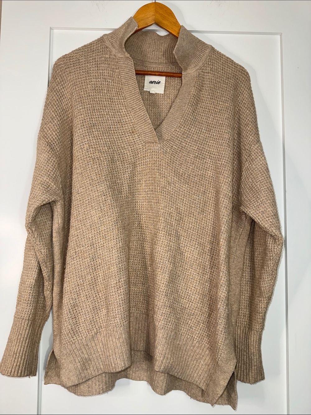 aerie Relaxed Beige V-Neck Waffle Knit oversized comfy Sweater Sz XS baggy